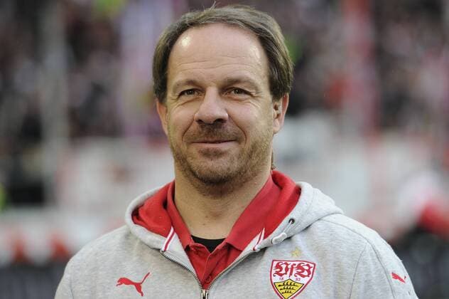 Alexander ZORNIGER ,Trainer (VFB Stuttgart) ,Einzelbild,angeschnittenes Einzelmotiv,Portraet,Portrait,Porträt. Fussball 1. Bundesliga, 13. Spieltag, VFB Stuttgart-FC Augsburg 0-4, am 21.11.2015 in Stuttgart Deutschland. MERCEDES BENZ ARENA.