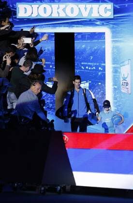 22.11.2015 the O2 London, England. ATP Tennis Herren Tour Finals Day 8. Novak Djokovic (SRB) arrives on court before he defeated Roger Federer (SUI) in his men s singles Final match by a score of 6-3, 6-4 during Day Eight Barclays ATP World Tour Finals from the O2 Arena xHongboxChenx  ActionPlus11683864