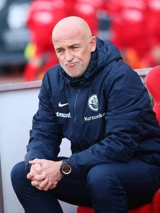 Erfurt, 21.11.2015, Steigerwaldstadion, Fussball, 3.Liga, 17. Spieltag, FC Rot Weiß Erfurt vs. FC Hansa Rostock 3:2 (1:1). , Trainer Karsten Baumann, Hansa Rostock. ,