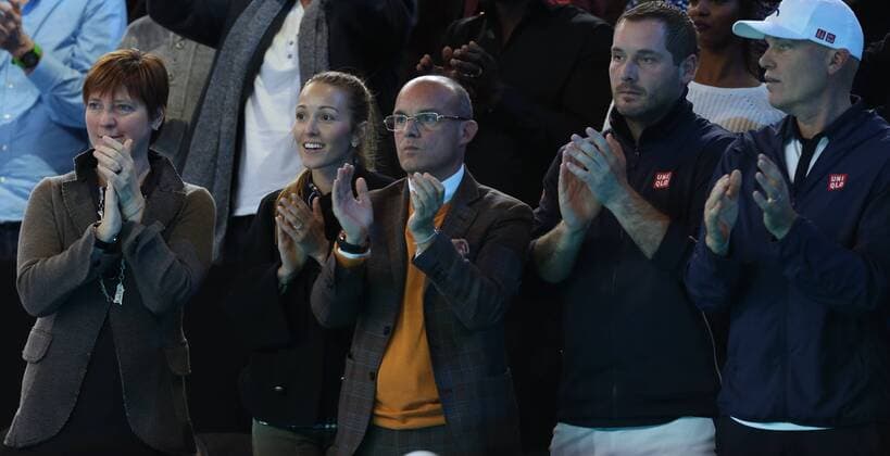 (151123) -- LONDON, Nov. 22, 2015 -- Jelena Ristic, wife (2nd L) of Novak Djokovic of Serbia, is seen during the awarding ceremony for the men s single s final against Roger Federer of Switzerland at the ATP Tennis Herren World Tour Finals at the O2 Arena in London, Britain, Nov. 22, 2015. Djokovic won 2-0. )? (SP)BRITAIN-LONDON-TENNIS-ATP FINAL-FEDERER VS DJOKOVIC HanxYan 