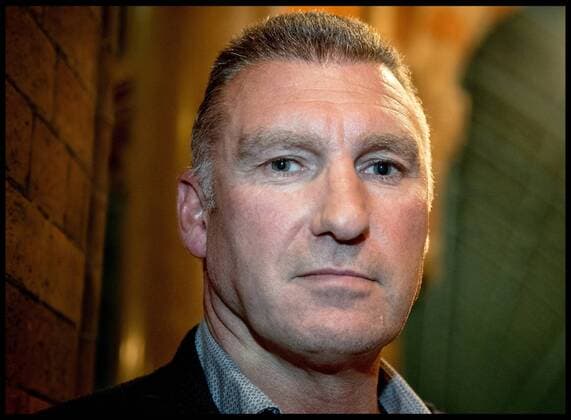 Fußball, Fotoshooting mit Nigel Pearson . 05 11 2015. London, United Kingdom. Portraits of Nigel Pearson at St Pancras Station, London. Nigel Pearson is an English football manager and former professional player. He previously managed Hull City, Southampton, Carlisle United and Leicester City and was assistant manager for England Under-21s and Newcastle United. During his playing career, he was a defender and played for Shrewsbury Town, Sheffield Wednesday and Middlesbrough.  xAndrewxParsonsx xixImagesx IIM-11356-0006