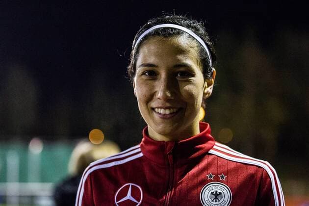 GER, Oeffentliches Training Deutsche Frauen-Nationalmannschaft 23.11.2015, Bezirkssportanlage Ueberruhr, Essen, im Bild Sara Doorsoun ( 24) von der SGS Essen nphxRauch