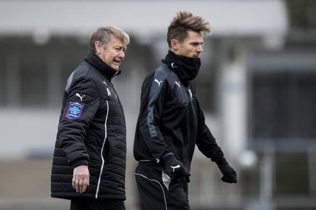 Fußball, Champions League, Malmö FF Training 151124 Malmö FFs tränare ge Hareide och Markus Rosenberg under en träning inför fotbollsmatchen i Champions League den 24 november 2015 i Malmö.  Copyright: PETTERxARVIDSON BB151124PA011