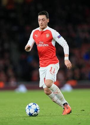 Arsenal s Mesut Ozil in action UEFA Champions League- Arsenal v Dinamo Zagreb - Emirates Stadium - England - 24th November 2015 - Picture David Klein Sportimage EDITORIAL USE ONLY. No use with unauthorised audio, video, data, fixture lists, club league logos or live services. Online in-match use limited to 120 images, no video emulation. No use in betting, games or single club league player publications.