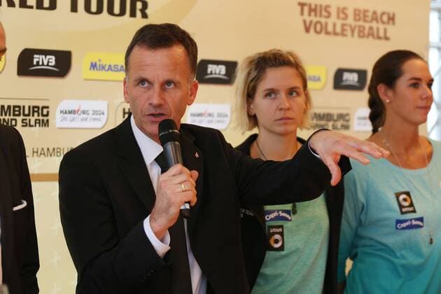 Christoph Holstein (Staatsrat der Behörde für Inneres und Bereich Sport) xMichaelxKunkelx xHOCHxZWEIx
