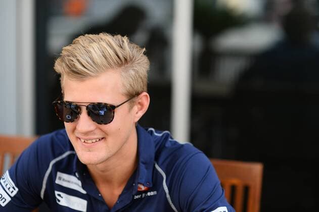 151126 Marcus Ericsson (SWE) Sauber inför Abu Dhabis Grand Prix den 26 november 2015 i Abu Dhabi.  Copyright: PATRIKxLUNDIN BB151126BB004