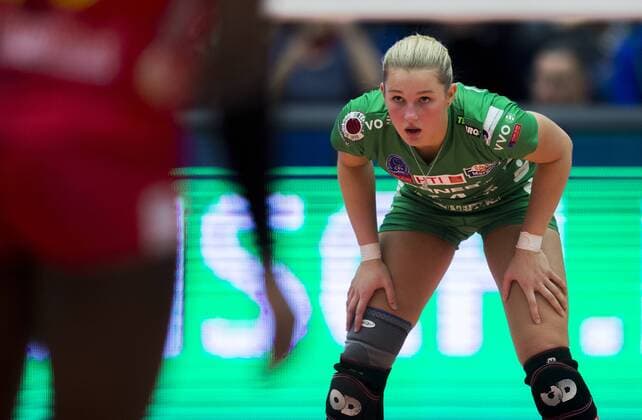 Volleyball, Damen, CEV Champions League, Saison 2015 2016, Dresdner SC (DSC) - Telekom Baku, Mittwoch (25.11.2015), Margon Arena, Dresden. Dresdens Lisa Stock jubelt. RM001