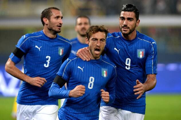 Fußball, Länderspiel, Herren, Italien - Rumänien Football - soccer: international match Länderspiel Italy - Romania, l esultanza di Claudio Marchisio dopo il gol con Pelle (Hinweis: Verwendung nur in Deutschland - only Germany) xHOCHxZWEIx xItalyxPhotoxPressx 