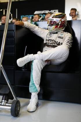 Motorsports: FIA Formula One World Championship WM Weltmeisterschaft 2015, Grand Prix of Abu Dhabi, 44 Lewis Hamilton (GBR, Mercedes AMG Petronas Formula One Team), xHOCHxZWEIx