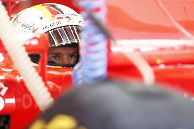Motorsports: FIA Formula One World Championship WM Weltmeisterschaft 2015, Grand Prix of Abu Dhabi, 5 Sebastian Vettel (GER, Scuderia Ferrari), xHOCHxZWEIx