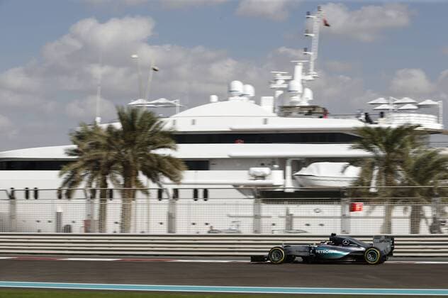 Motorsports: FIA Formula One World Championship WM Weltmeisterschaft 2015, Grand Prix of Abu Dhabi, 44 Lewis Hamilton (GBR, Mercedes AMG Petronas Formula One Team), xHOCHxZWEIx