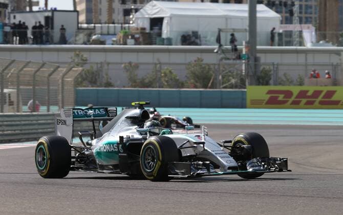 Motorsports: FIA Formula One World Championship WM Weltmeisterschaft 2015, Grand Prix of Abu Dhabi, 6 Nico Rosberg (GER, Mercedes AMG Petronas Formula One Team), xHOCHxZWEIx