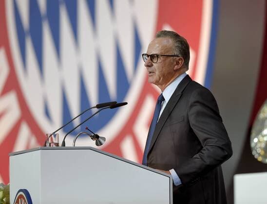 27.11.2015, Fussball Bundesliga 2015 2016, FC Bayern München, Jahreshauptversammlung im AUDI-Dome München. Vorstandsvorsitzender Karl-Heinz Rummenigge (FC Bayern München) am Rednerpult. 