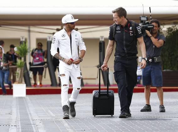 Motorsports: FIA Formula One World Championship WM Weltmeisterschaft 2015, Grand Prix of Abu Dhabi, 44 Lewis Hamilton (GBR, Mercedes AMG Petronas Formula One Team), xHOCHxZWEIx