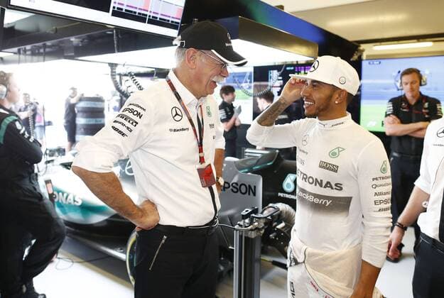 Motorsports: FIA Formula One World Championship WM Weltmeisterschaft 2015, Grand Prix of Abu Dhabi, Dr. Dieter Zetsche (Chairman of the Board of Management of Daimler AG, Head of Mercedes-Benz Cars), 44 Lewis Hamilton (GBR, Mercedes AMG Petronas Formula One Team), xHOCHxZWEIx