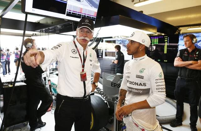 Motorsports: FIA Formula One World Championship WM Weltmeisterschaft 2015, Grand Prix of Abu Dhabi, Dr. Dieter Zetsche (Chairman of the Board of Management of Daimler AG, Head of Mercedes-Benz Cars), 44 Lewis Hamilton (GBR, Mercedes AMG Petronas Formula One Team), xHOCHxZWEIx