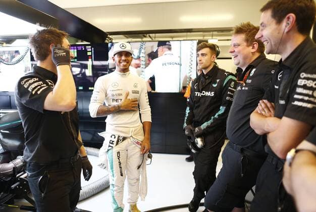 Motorsports: FIA Formula One World Championship WM Weltmeisterschaft 2015, Grand Prix of Abu Dhabi, 44 Lewis Hamilton (GBR, Mercedes AMG Petronas Formula One Team), xHOCHxZWEIx