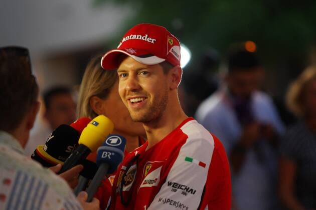 Abu Dhabi Grand Prix, UAE 26 - 29 November 2015 28.11.2015 - Qualifying, Sebastian Vettel (GER) Scuderia Ferrari SF15-T 