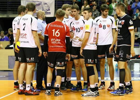 Berlin Die Rottenburger Volleyballer haben nichts unversucht gelassen, dem Favoriten ein Bein zu stellen , Berlin Recycling Volleys vs. TV Rottenburg, Volleyball, Bundesliga, 28.11.2015, Copyright: Hundt xEibner-Pressefoto EP_mht