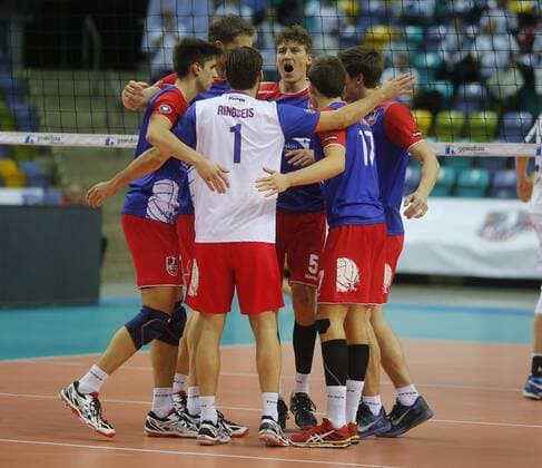 Volleyball - 1. Bundesliga - 28.11.2015, UNITED VOLLEYS RHEINMAIN vs. SWD POWERVOLLEYS DÜREN, JUBEL BEI LUKAS BAUER UND SEINEN KOLLEGEN (UNITED), -