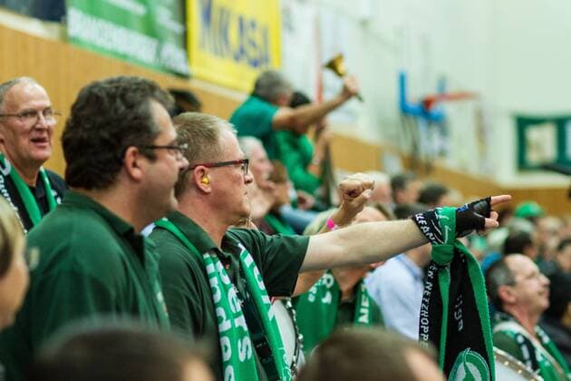 Zuschauer Fanclub Netzhoppers GER, Königs Wusterhausen Bestensee, Volleyballl, 1. Bundesliga, Saison 2015 2016, Landkost-Arena, Netzhoppers KW - Chemie Volley Mitteldeutschland