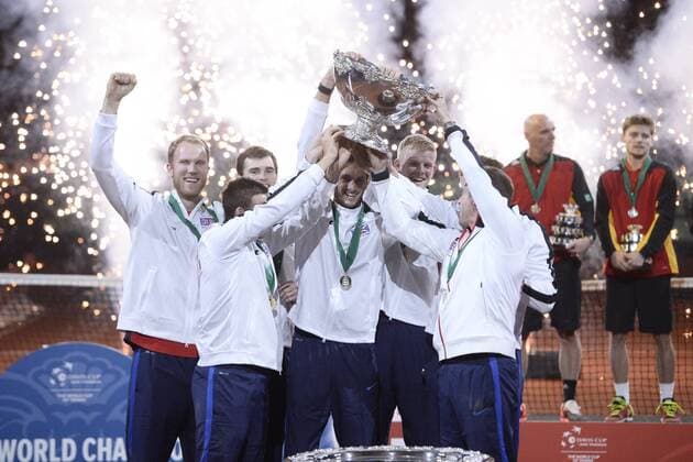 - GENT, BELGIUM: British team with Britain s Andy Murray and Britain s captain Leon Smith holding the winner trophy after the fourth game in the Davis Cup tennis World Group final between Belgium and Great Britain, a game of Belgian David Goffin versus Britain s Andy Murray, Sunday 29 November 2015 at Flanders Expo in Gent. Britain won the final 3 to 1. DIRKxWAEM  x04748968x