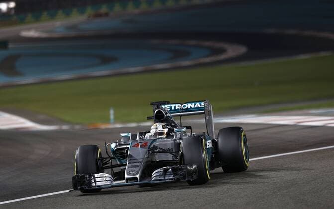 Motorsports: FIA Formula One World Championship WM Weltmeisterschaft 2015, Grand Prix of Abu Dhabi, 44 Lewis Hamilton (GBR, Mercedes AMG Petronas Formula One Team), xHOCHxZWEIx