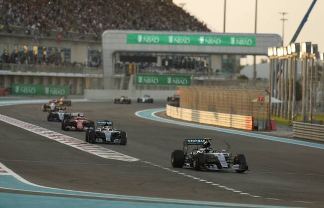 Motorsports: FIA Formula One World Championship WM Weltmeisterschaft 2015, Grand Prix of Abu Dhabi, 6 Nico Rosberg (GER, Mercedes AMG Petronas Formula One Team), 44 Lewis Hamilton (GBR, Mercedes AMG Petronas Formula One Team), xHOCHxZWEIx