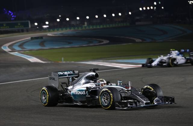 Motorsports: FIA Formula One World Championship WM Weltmeisterschaft 2015, Grand Prix of Abu Dhabi, 44 Lewis Hamilton (GBR, Mercedes AMG Petronas Formula One Team), xHOCHxZWEIx