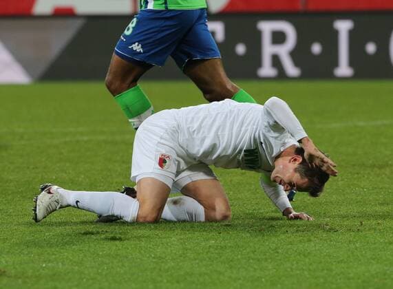 29.11.2015,1.BL, FC Augsburg vs Wolfsburg, WWK Arena Augsburg, Fussball, im Bild: Paul Verhaegh (FC Augsburg)