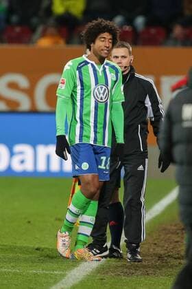 Sonntag, 29.11.2015, 1. Bundesliga, Saison 2015 2016, 14. Spieltag in Augsburg, FC Augsburg - VfL Wolfsburg, Dante ( 18, VfL Wolfsburg) musste mit gelb-rot vom Platz DeFodi501
