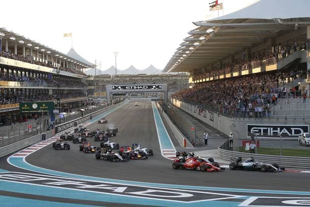 Motorsports: FIA Formula One World Championship WM Weltmeisterschaft 2015, Grand Prix of Abu Dhabi, 44 Lewis Hamilton (GBR, Mercedes AMG Petronas Formula One Team), 7 Kimi Raikkonen (FIN, Scuderia Ferrari), 11 Sergio Perez (MEX, Sahara Force India F1 Team), 27 Nico Hulkenberg (GER, Sahara Force India F1 Team), 3 Daniel Ricciardo (AUS, Infiniti Red Bull Racing), 77 Valtteri Bottas (FIN, Williams Martini Racing), start, mass, Masse, Menge, viele, many xHOCHxZWEIx