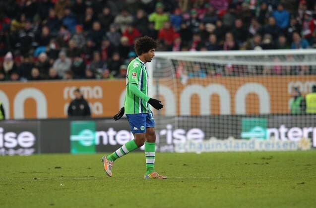 Augsburg Dante ( VfL Wolfsburg ) nach der roten Karte FC Augsburg vs. VfL Wolfsburg, Fussball, 1.Bundesliga, 29.11.2015, Copyright: Langerx xEibner-Pressefoto EP_HLR