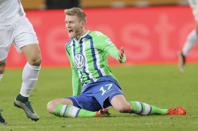 Andre SCHUERRLE, WOB 17 Emotionen, Gefuehle, Reaktion, Wut, wuetend, schrei, Wutausbruch, Aktion FC AUGSBURG - VFL WOLFSBURG 0-0 Fussball 1. Bundesliga , Muenchen, am 29.11.2015, 14.Spieltag, Saison 2015 2016, 1.Liga, 1.Bundesliga, FCB