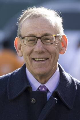 November 29, 2015, Miami Dolphins owner Stephen M. Ross looks on during warm-ups prior to the NFL American Football Herren USA game between the Miami Dolphins and the New York Jets at MetLife Stadium in East Rutherford, New Jersey. The New York Jets won 38-20. NFL 2015: Dolphins vs Jets NOV 29 - ZUMAc04_