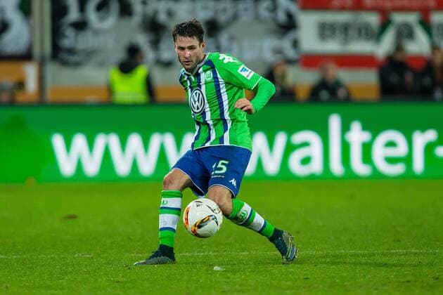 Sonntag, 29.11.2015, 1. Bundesliga, Saison 2015 2016, 14. Spieltag in Augsburg, FC Augsburg - VfL Wolfsburg, 0:0, Christian Traesch (Wolfsburg 15) DeFodi507