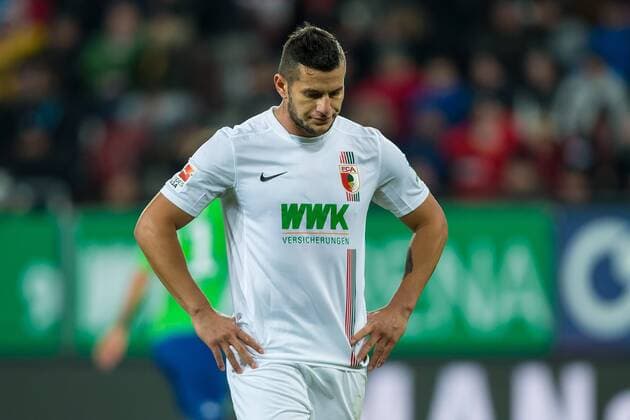 Sonntag, 29.11.2015, 1. Bundesliga, Saison 2015 2016, 14. Spieltag in Augsburg, FC Augsburg - VfL Wolfsburg, 0:0, Raul Bobadilla (FC Augsburg 25) DeFodi507