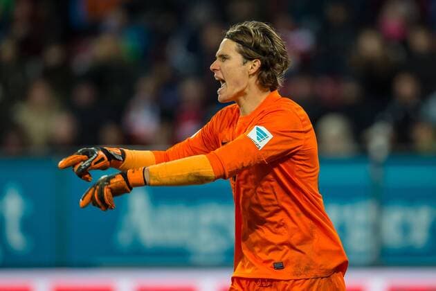Sonntag, 29.11.2015, 1. Bundesliga, Saison 2015 2016, 14. Spieltag in Augsburg, FC Augsburg - VfL Wolfsburg, 0:0, Torwart Marwin Hitz (FC Augsburg 35) DeFodi507