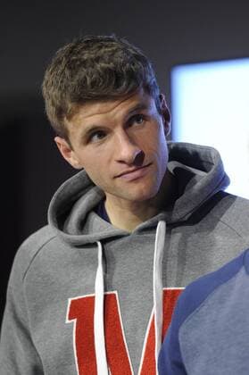 Thomas MUELLER (MÜLLER,Bayern Muenchen) in zivil,privat ,Einzelbild,angeschnittenes Einzelmotiv,Portraet,Portrait,Porträt. Gigaset Platinum Partner des FC Bayern Muenchen.Pressetermin Liga1,Fussball 1. Bundesliga,Saison 2015 16,am 02.12.2015.