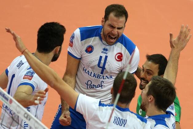 Volleyball, Champions League, Zenit Kasan - Halkbank Ankara KAZAN, RUSSIA. DECEMBER 2, 2015. Halkbank s Dragan Travica (C) reacts in a2015 16 Season CEV Champions League Group D Round 3 volleyball match against Zenit. VC Zenit Kazan won the game 3:0. Yegor Aleyev TASS  TS013015