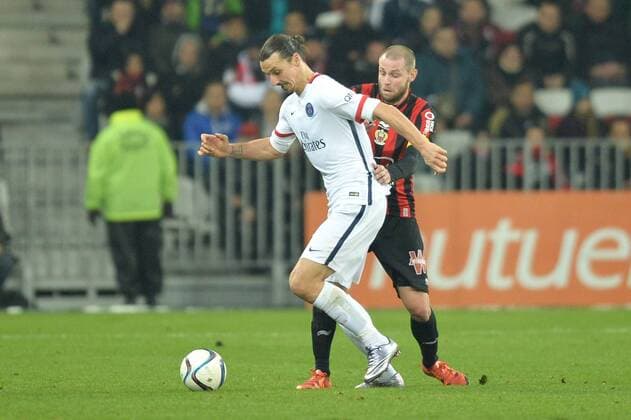 Fußball, OGC Nizza - Paris St. Germain ZLATAN IBRAHIMOVIC (psg) - MATHIEU BODMER (ogcn) FOOTBALL : OGC Nice vs Paris St. Germain PSG - Ligue 1 - 04 12 2015 AnthonyBIBARD FEPx 