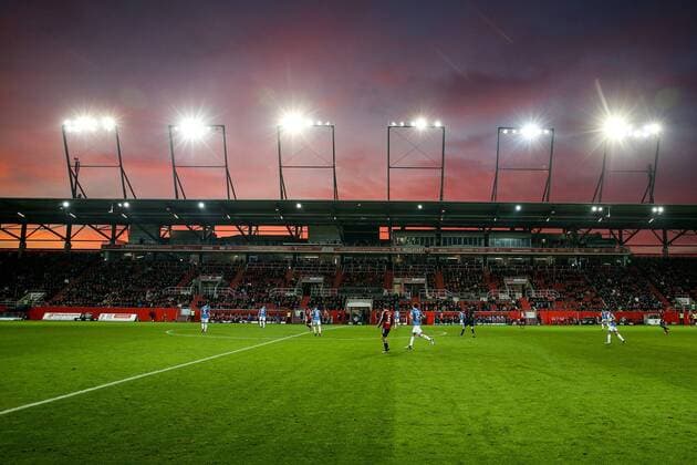 Fußball, Stadiongeschichte FC Ingolstadt 04 1. Bundesliga - Fußball - FC Ingolstadt 04 - TSG Hoffenheim - Sonnenuntergang im Audi Sportpark 1. BL - FC Ingolstadt 04 Saison 2015 2016 TSG Hoffenheim