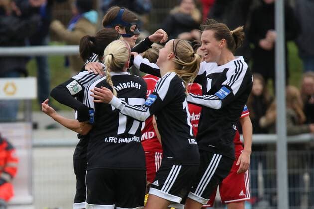 Torjubel um Dzsenifer Marozsan (FFC) beim 1:0 - 1. FFC Frankfurt vs. SC Sand, Stadion am Brentanobad