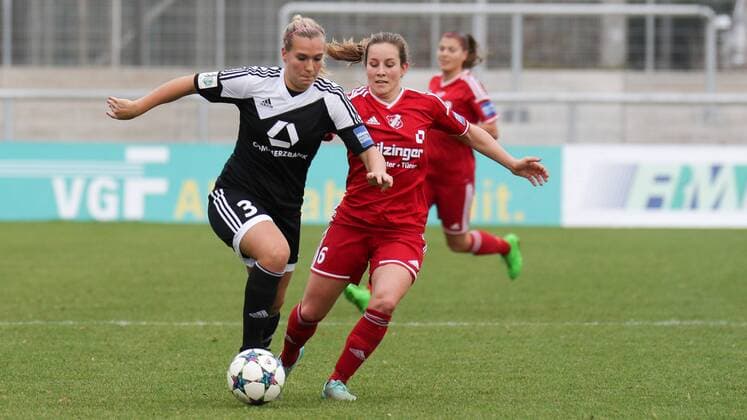 v.li.: Laura Störzel (Laura Stoerzel, Frankfurt, 3), Sabine Stoller (Sand, 6), Fussball, Allianz Frauen-Bundesliga, 1. FFC Frankfurt - SC Sand, xozx