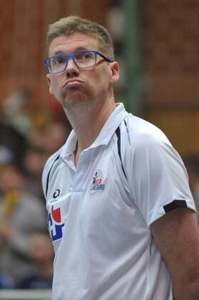 GER,VBL, SVG Lueneburg vs Netzhoppers KW-Bestensee 05.12.2015, Gellersenhalle, Lueneburg, GER, VBL, SVG Lueneburg vs Netzhoppers KW-Bestensee, im Bild Trainer Stefan Huebner (Hübner Lueneburg) nordphotoxWitke