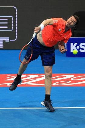 (151206) -- PASAY CITY, Dec. 6, 2015 -- Russian player Marat Safin of Japan Warriors returns the ball against Spanish player Carlos Moya of Singapore Slammers during their match in the International Premier Tennis League (IPTL) in Pasay City, the Philippines, Dec. 6, 2015. Marat Safin lost 4-6. ) (SP)PHILIPPINES-PASAY CITY-TENNIS-IPTL RouellexUmali 