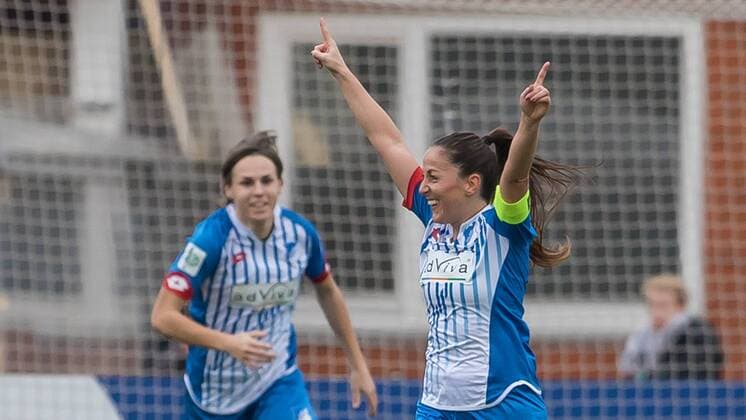 v.li.: Martina Moser (TSG 1899 Hoffenheim, 7) beim Torjubel, Goal celebration, celebrate the goal, goal celebration, nach dem 1:0 für die TSG Hoffenheim, Fussball, Allianz Frauen-Bundesliga, SV Werder Bremen - TSG 1899 Hoffenheim, xdgx