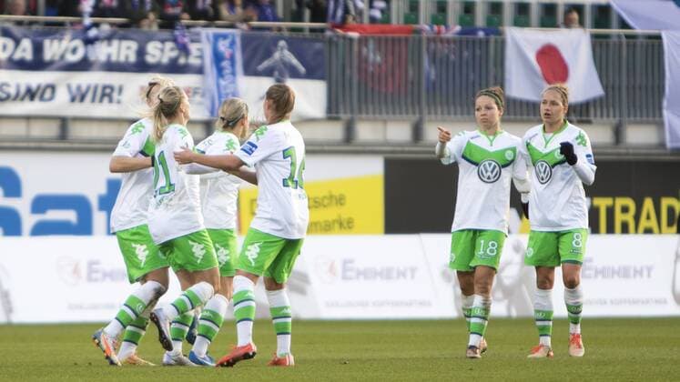 Fußball, Allianz Frauen Bundesliga, VfL Wolfsburg - 1. FFC Turbine Potsdam; Lara Dickenmann (Wolfsburg, 21) Jubel, Torjubel, Freude, Emotion, Torerfolg, Aktion, action, goal, goal celebration, celebrates. xtgx