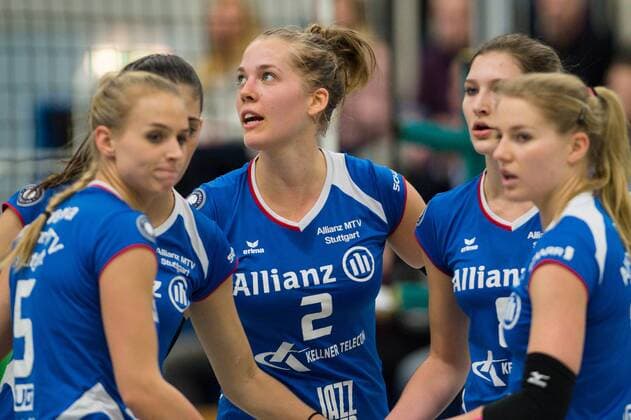 06.12.2015, Halle Berg Fidel, Muenster Volleyball, Bundesliga Frauen, USC Münster Muenster vs. Allianz MTV Stuttgart Kim Renkema ( 5 Stuttgart), stitt03, Femke Stoltenborg ( 2 Stuttgart), Kaja Grobelna ( 8 Stuttgart), Jelena Wlk ( 1 Stuttgart)