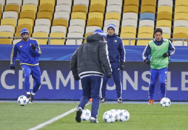 Fußball, Champions League, Maccabi Tel Aviv Training Dec. 8, 2015 - Kiev, Ukraine - Maccabi Tel-Aviv FC players during a training session at the Olimpic stadium,in Kiev,Ukraine,08 December,2015. Dynamo Kiev will face FC Maccabi in the UEFA Champions League group G soccer match on 09 December 2015. SOCCER 2015 - UKRAINE SOCCER UEFA CHAMPIONS LEAGUE,group G - ZUMAg194